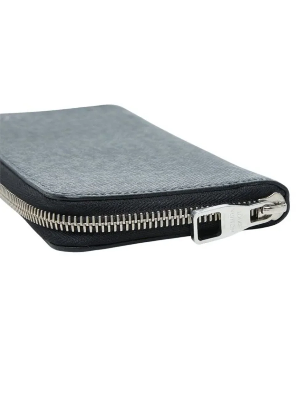 Louis Vuitton Taiga Zippy Wallet Vertical Noir Black Leather